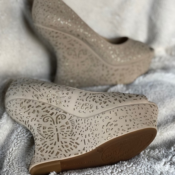 Gianni Bini dress heels - Picture 3 of 4